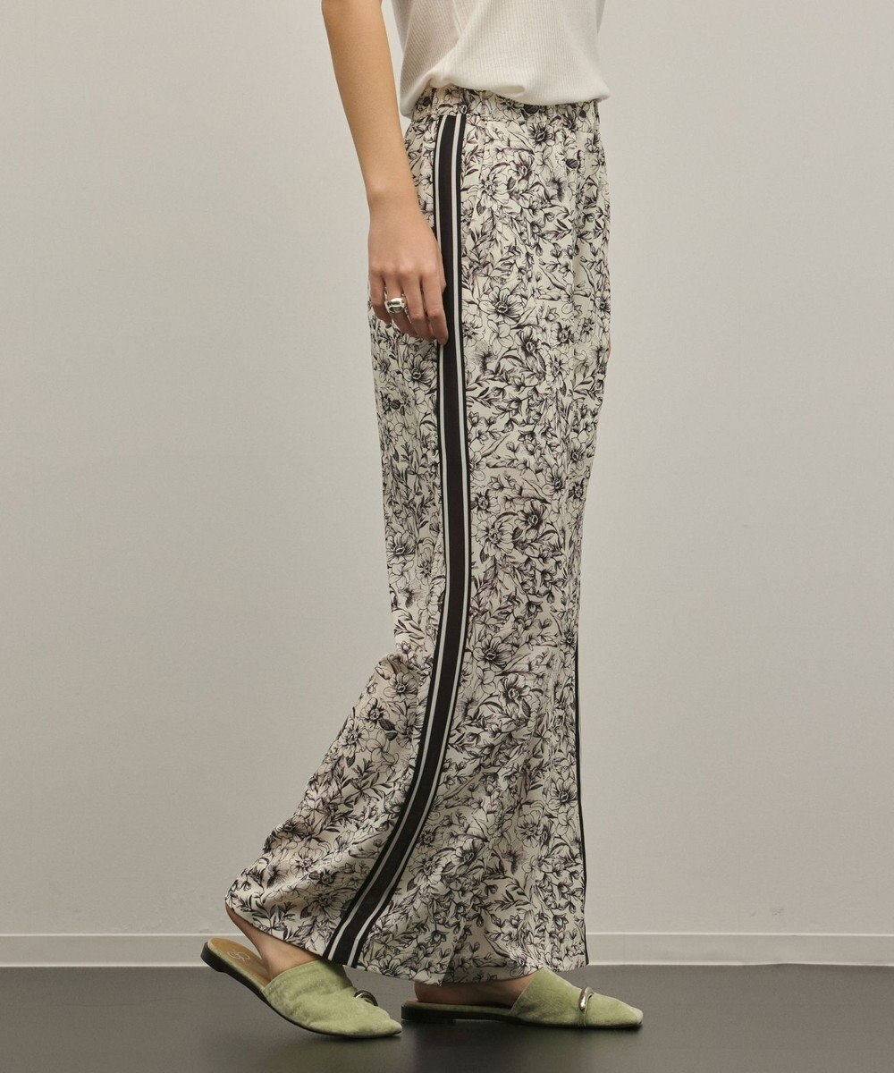 GRACE CONTINENTAL モノトーンフラワープリントパンツ 