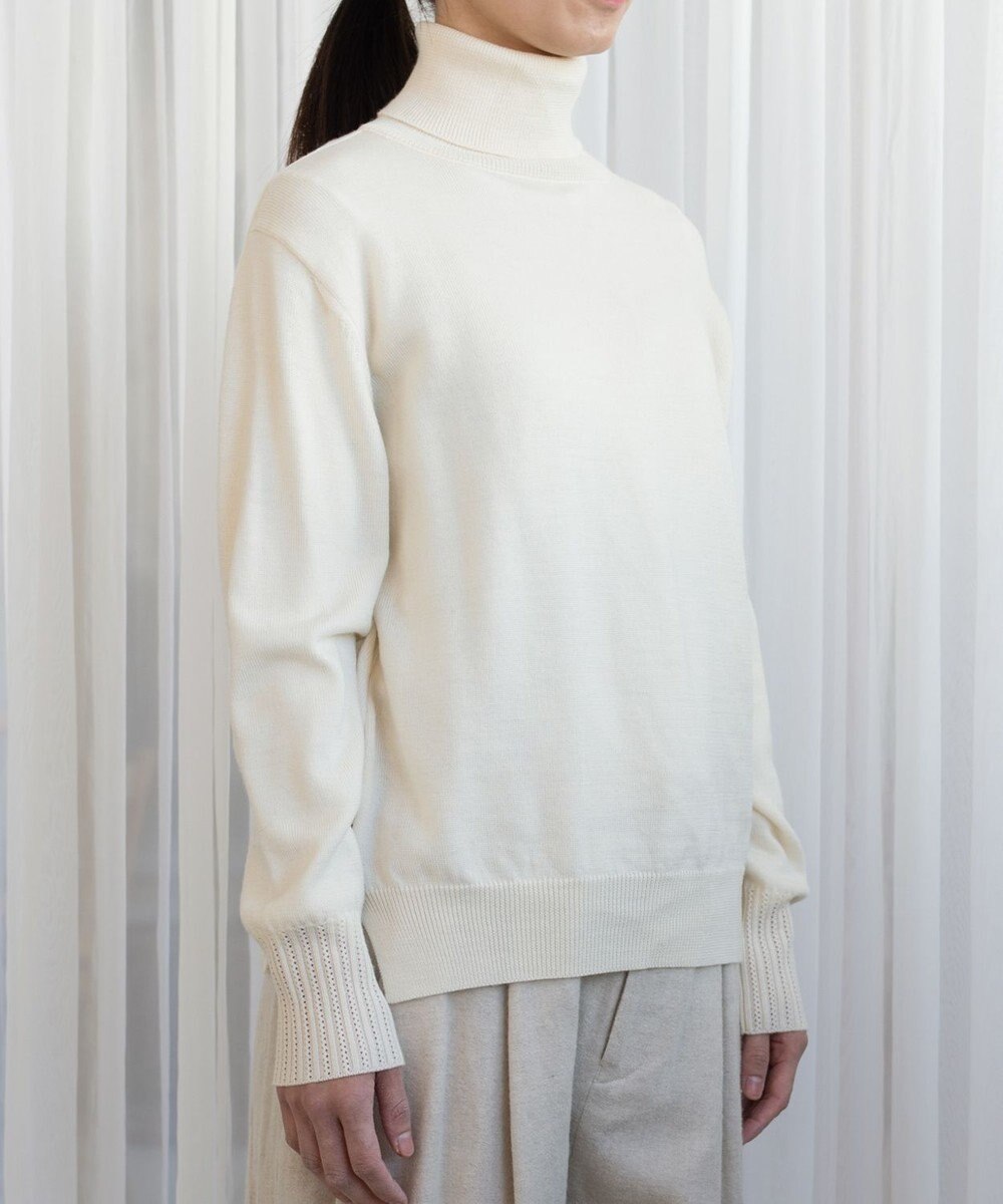 muuc 〈極上メリノウール〉ベーシックタートルネックプルオーバー〈肌に優しいニット〉〈アンサンブル可能〉〈袖の透かし編み〉 