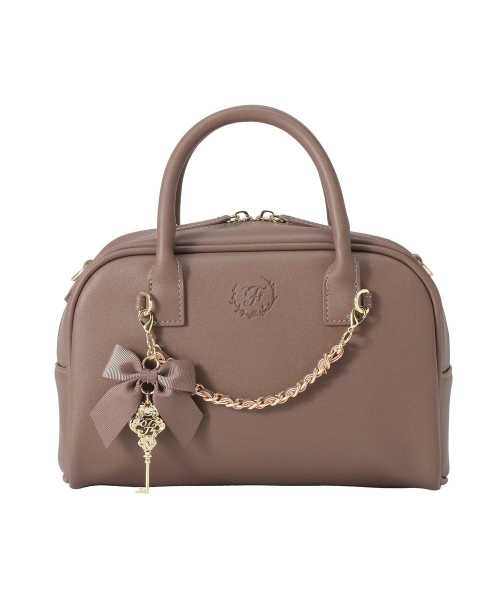 Maison de FLEUR チャーム付きスクエアボストンバッグ 