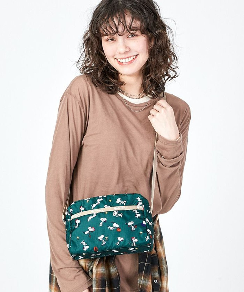 LeSportsac DANIELLA CROSSBODY/スヌーピーアンドウッドストックグリーン スヌーピーアンドウッドストックグリーン