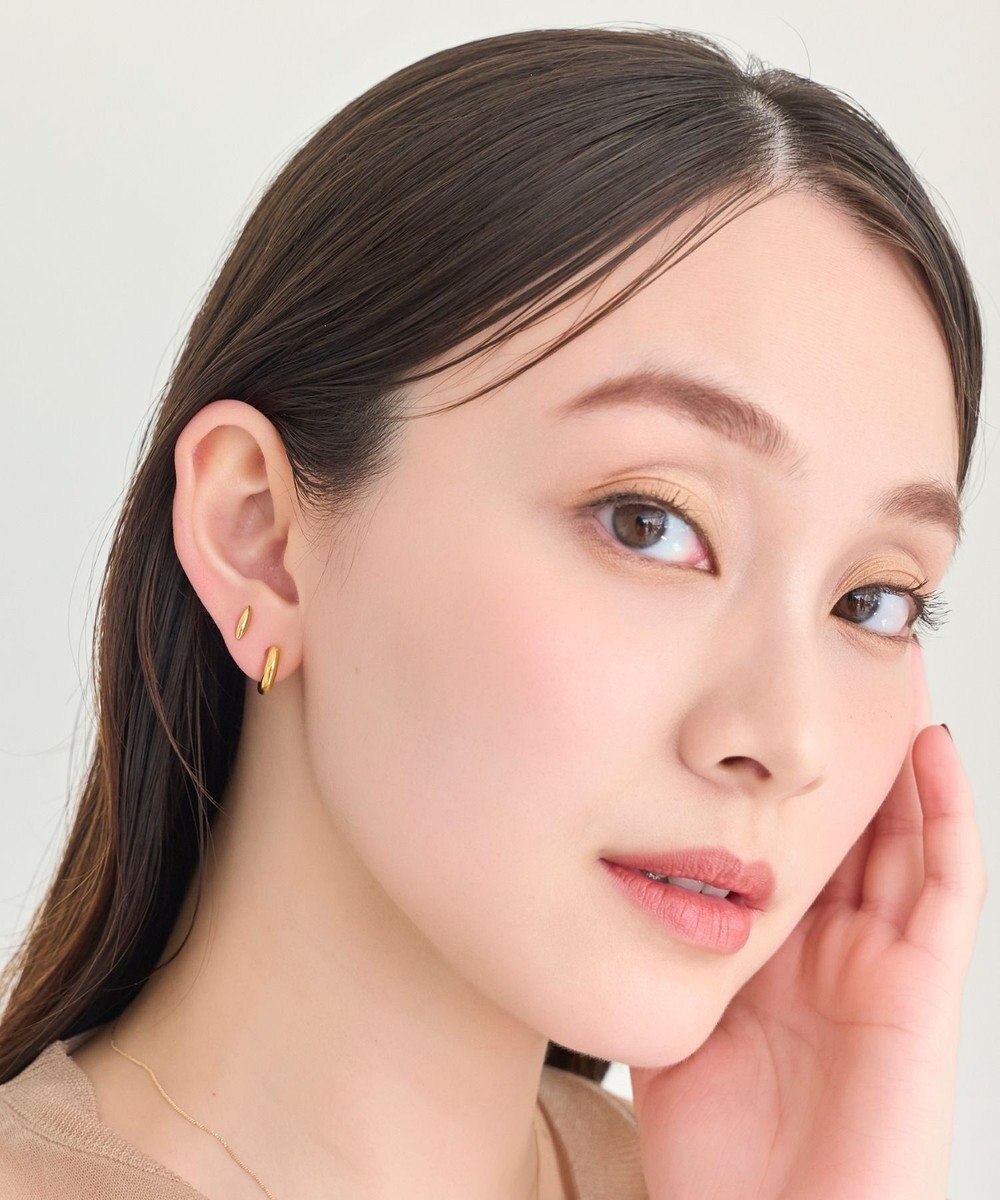 Phoebe 【金属アレルギー対応】メタルオーバルグレースピアス(片耳)　ゴールド/サージカルステンレス 