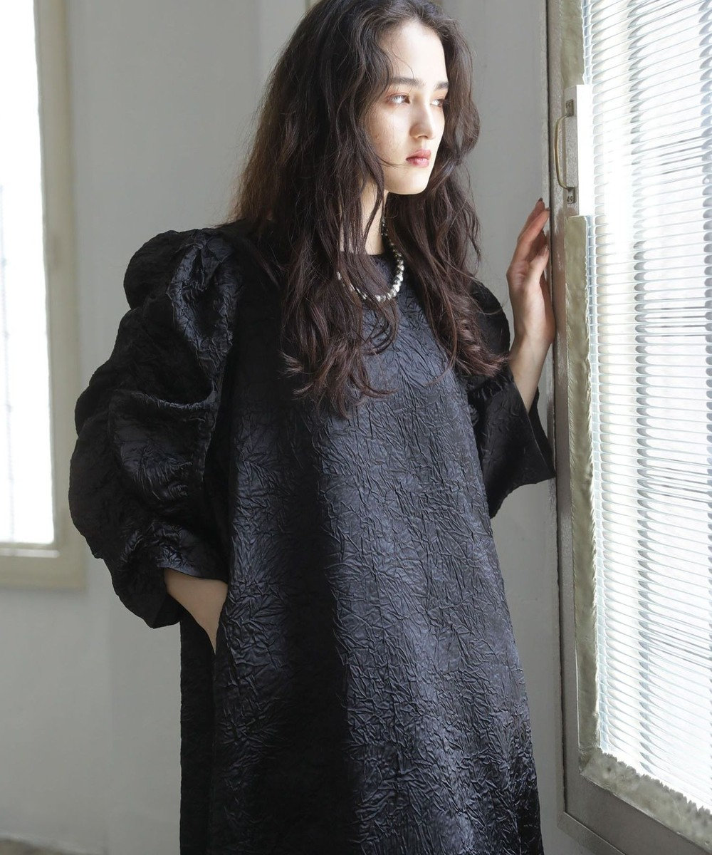 Green Parks ■ＥＳＣＡＲ　エンボスギャザースリーブワンピース 