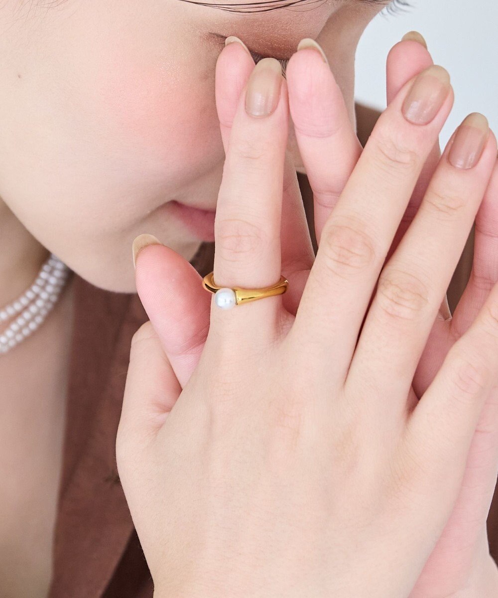 Phoebe 〈金属アレルギー対応〉ラスターフレームパールカフリング　ゴールド/ステンレス/大ぶり/存在感◎/主役級/変形 