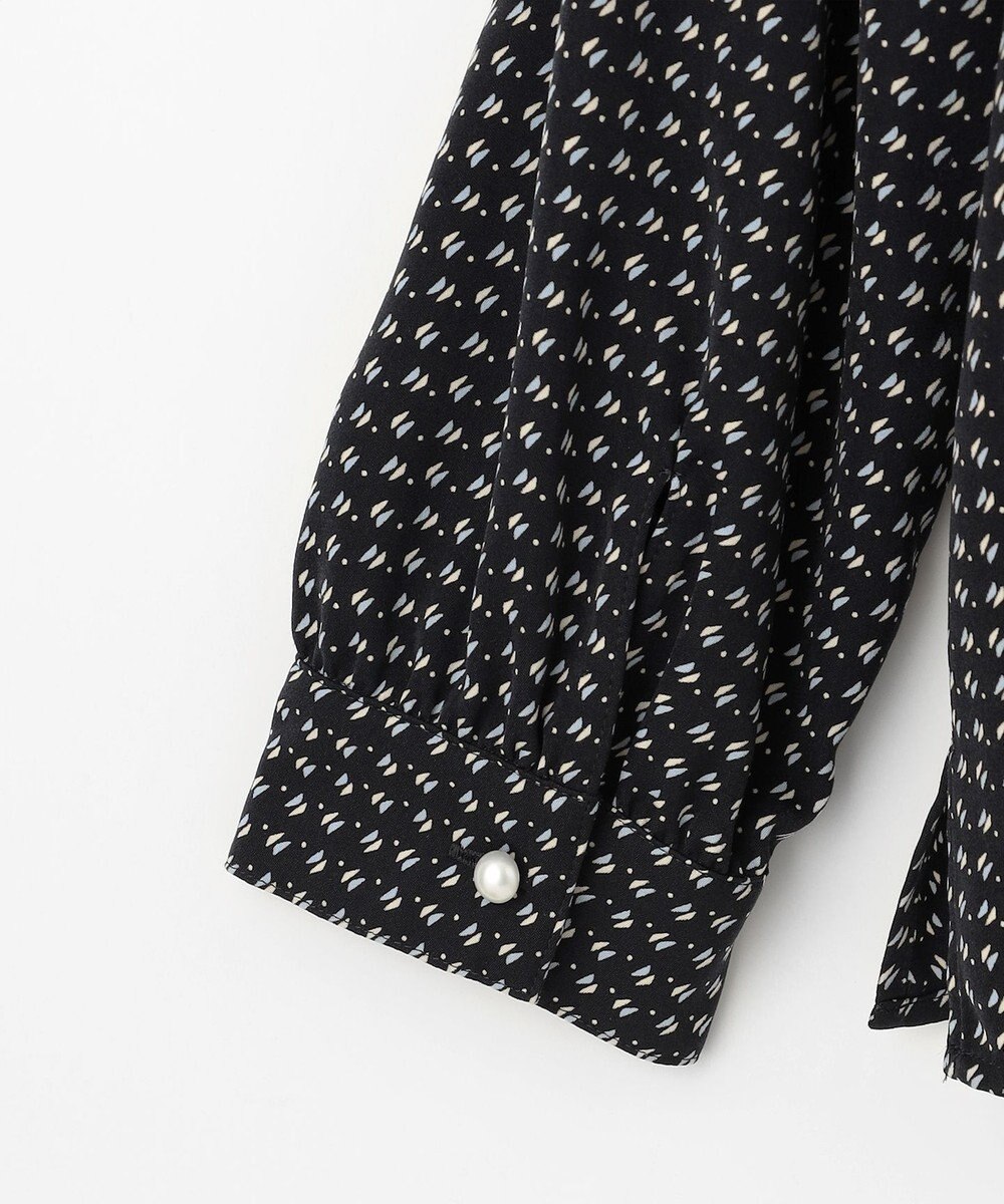 J.PRESS LADIES 【洗える】ポリエステルスエード変形ドットプリント ブラウス 