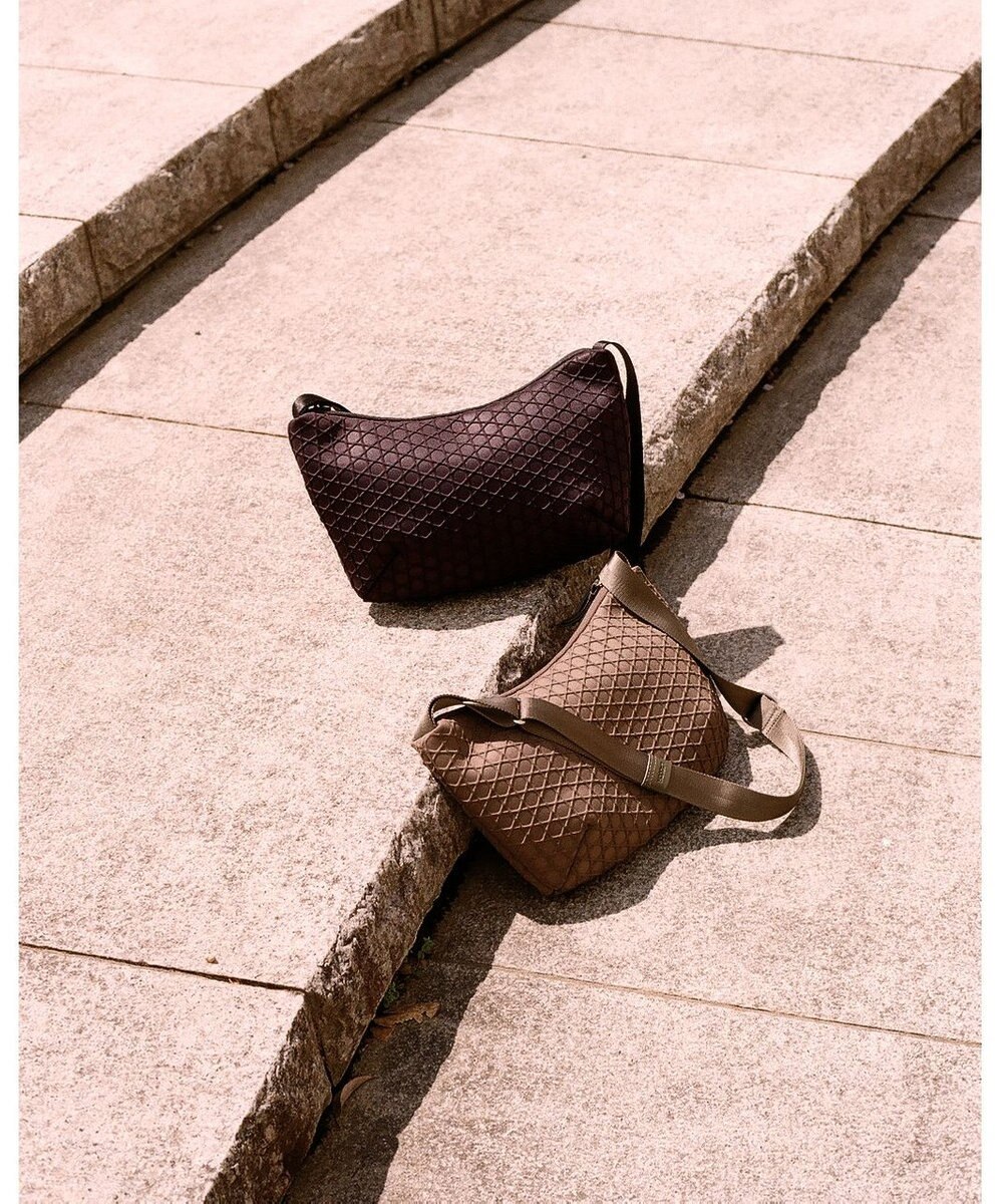 MIYABIYA LAQUOH【撥水加工】篭目柄エンボスボンディングショルダー 