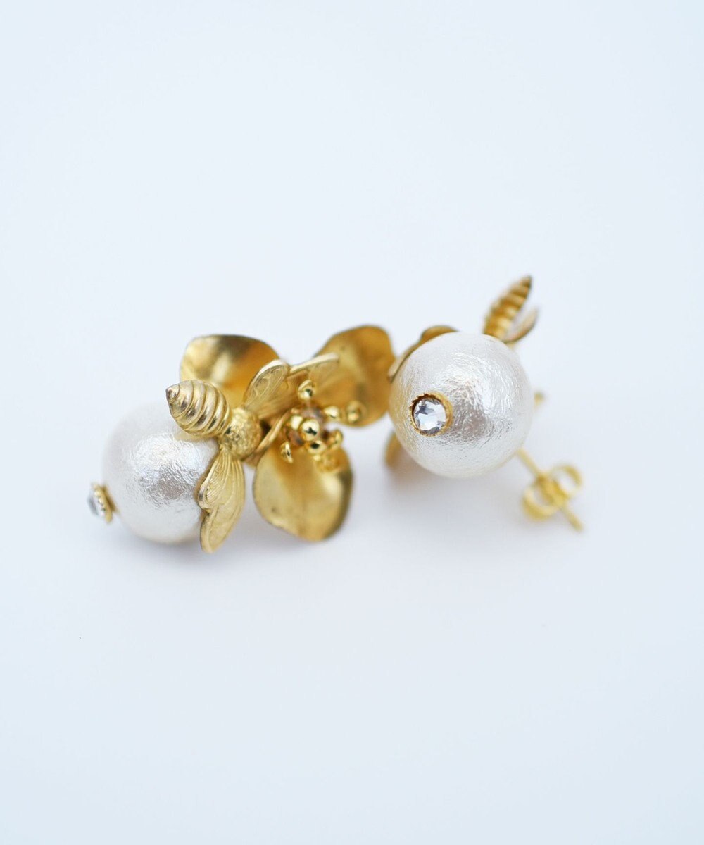 monshiro 【スワロフスキー/コットンパール】シュウカイドウニハチプチ ピアス 