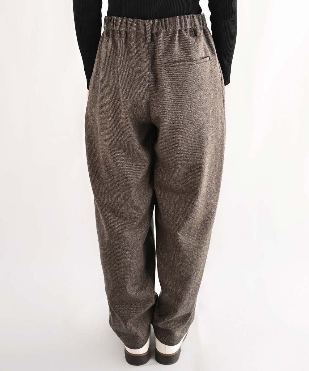 muuc 〈ロングシーズン心地良いウール混〉後ろウエストゴム有り ベルト裏にコットン使用 テーパードスラックスパンツ 