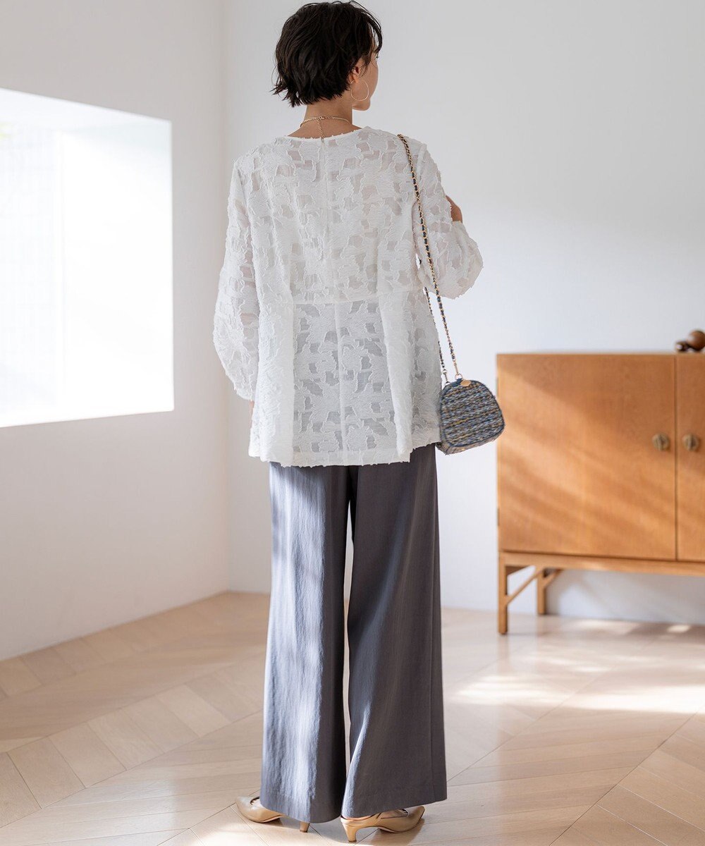 23区 【先行予約】ボタニカル カットジャガード ペプラムブラウス 