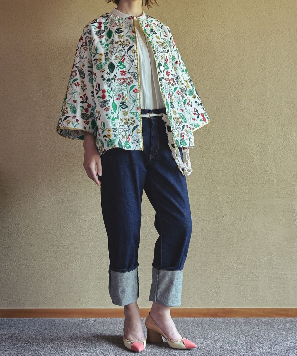 muuc 筆記帳刺繍ショートコート〈国産・muucオリジナル総柄刺繍〉〈上質な綿混ダンガリー〉〈中に着込めるゆとり袖・Aライン〉〈3シーズン春秋冬〉 