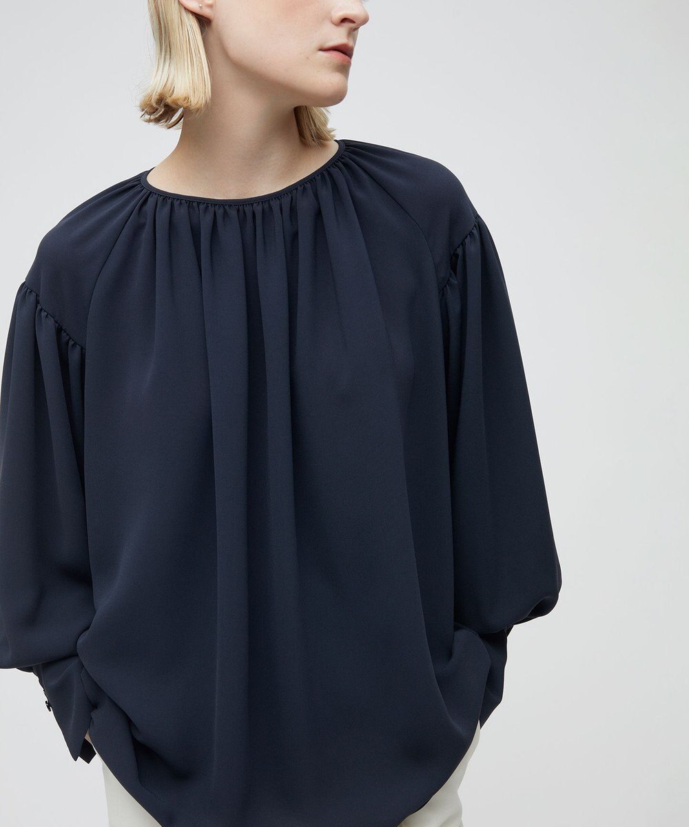 BEIGE， IRIS / ラウンドネックブラウス 