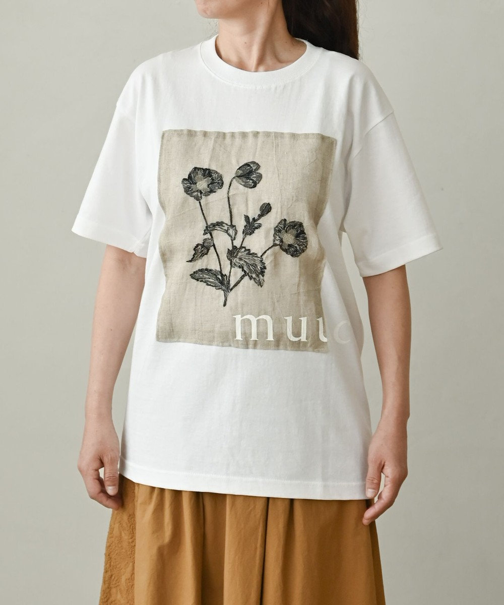 muuc 〈コットン100% 6.2オンス生地〉ポピー花刺繍の Tシャツ ホワイトブラック