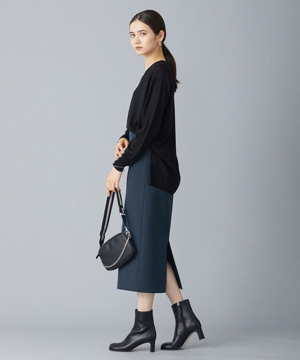 ICB 【洗える】 コンパクトウール Vネックプルオーバー 