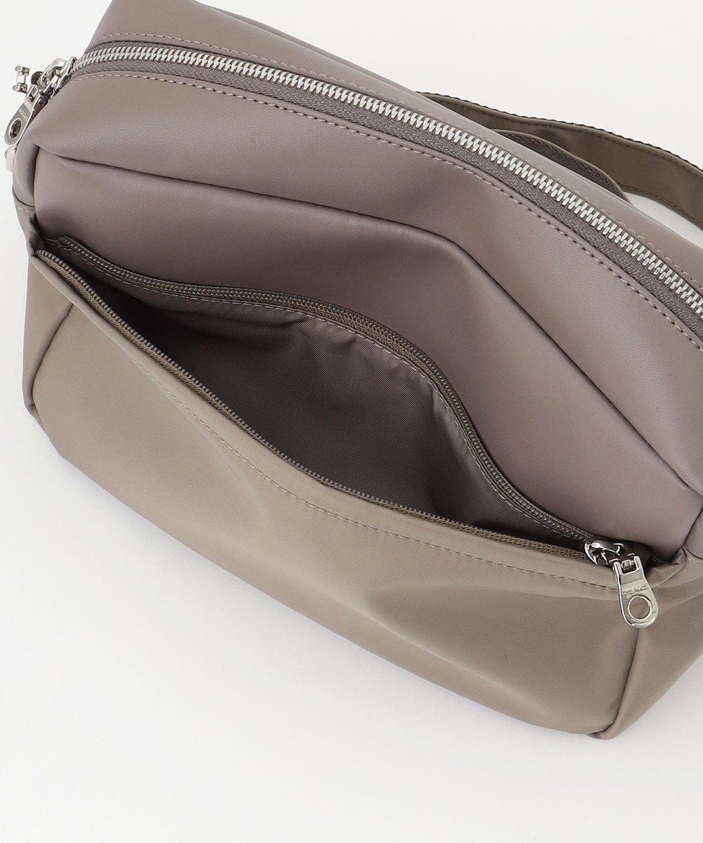 Y'SACCS ブロックモチーフショルダー 