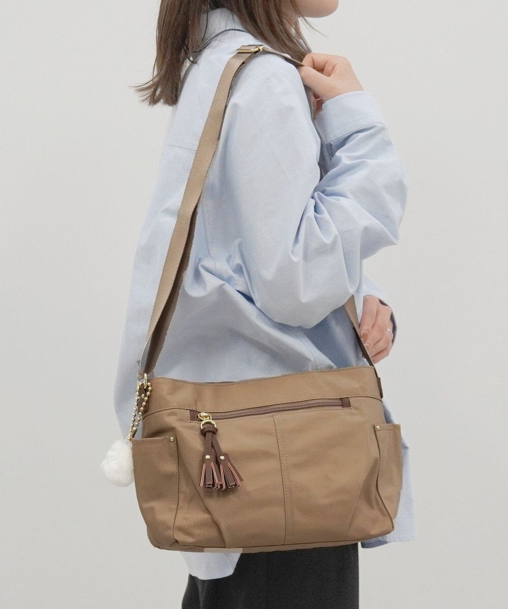 ACE BAGS & LUGGAGE kanana project collection タッセル-e ショルダーバッグ 横 68872 