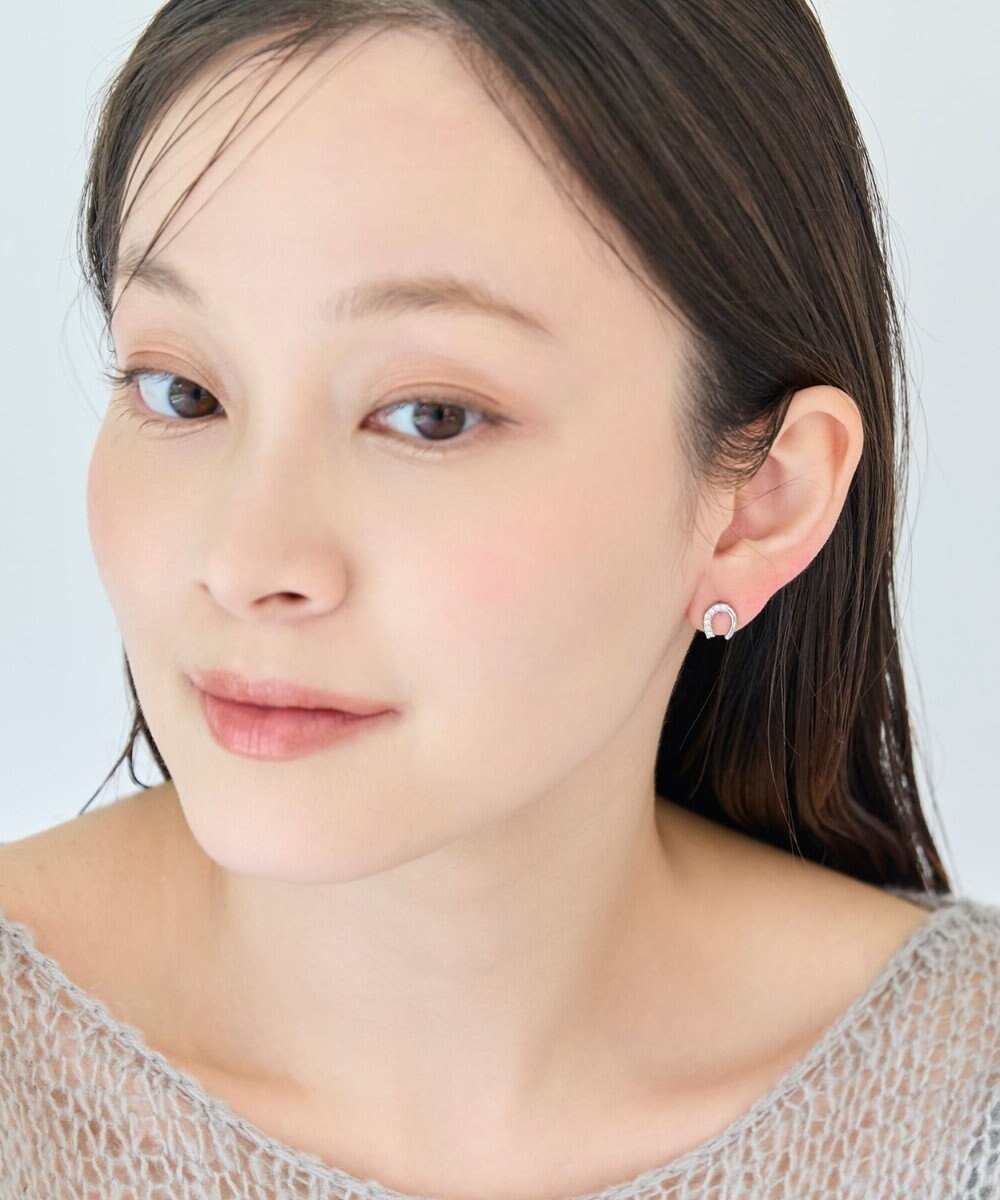 Phoebe 〈金属アレルギー対応〉グロッシーミニホースシューピアス　シルバー　ステンレス/馬蹄/蹄鉄/ラッキーモチーフ/ギフト/プレゼント 