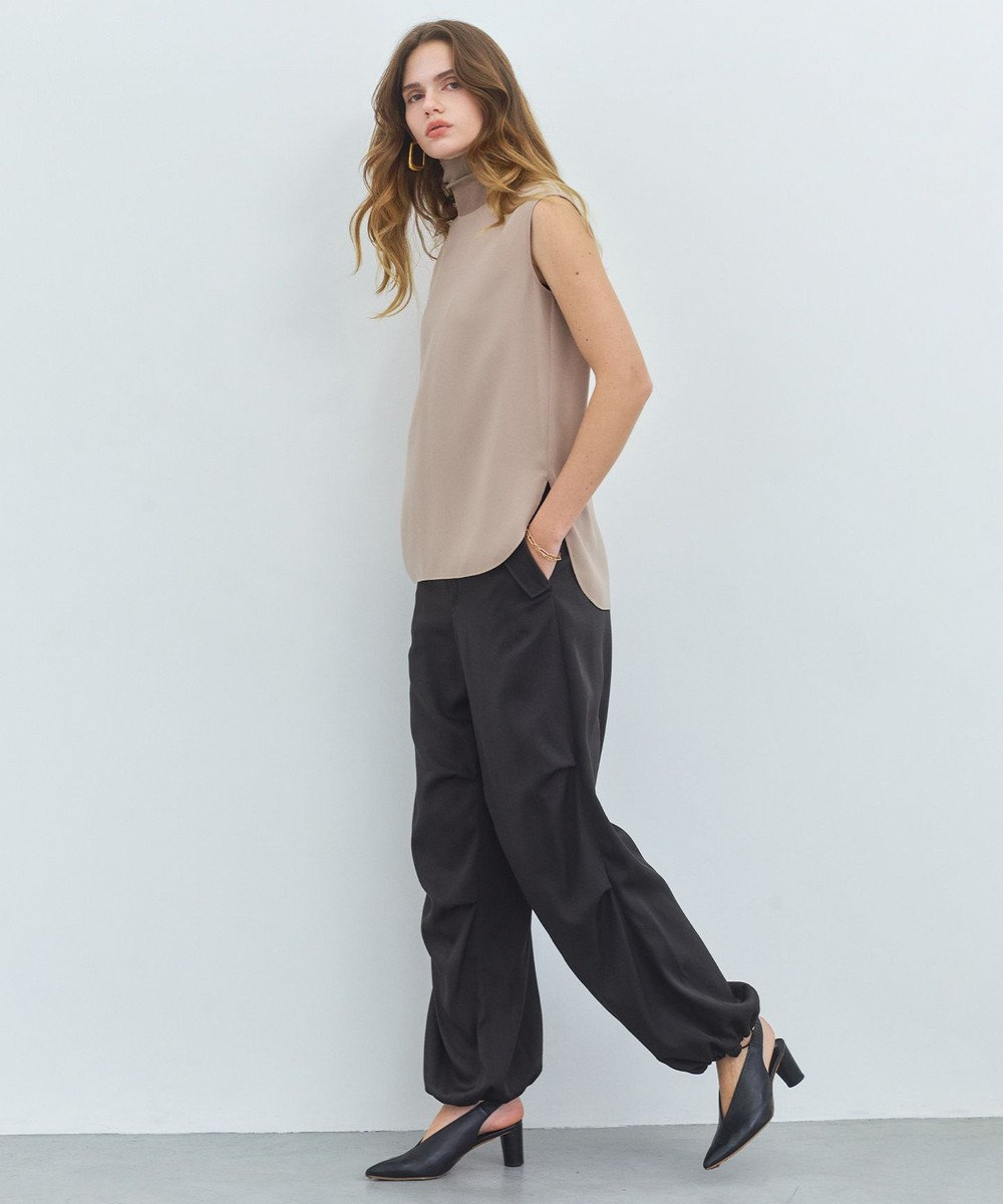 BEIGE， FLEUR / 異素材ネック フレンチスリーブブラウス 