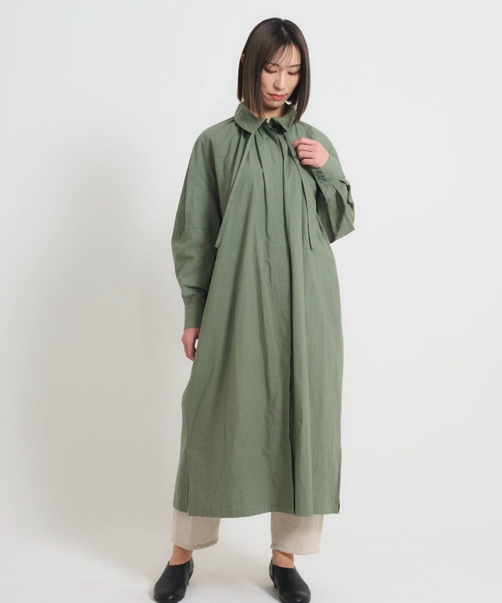muuc 〈多彩な着方が叶う〉〈衿立て＆衿折り〉〈遠州織物の工場で織られた上質なコットン生地〉リボン紐付き多様衿 シャツワンピース 