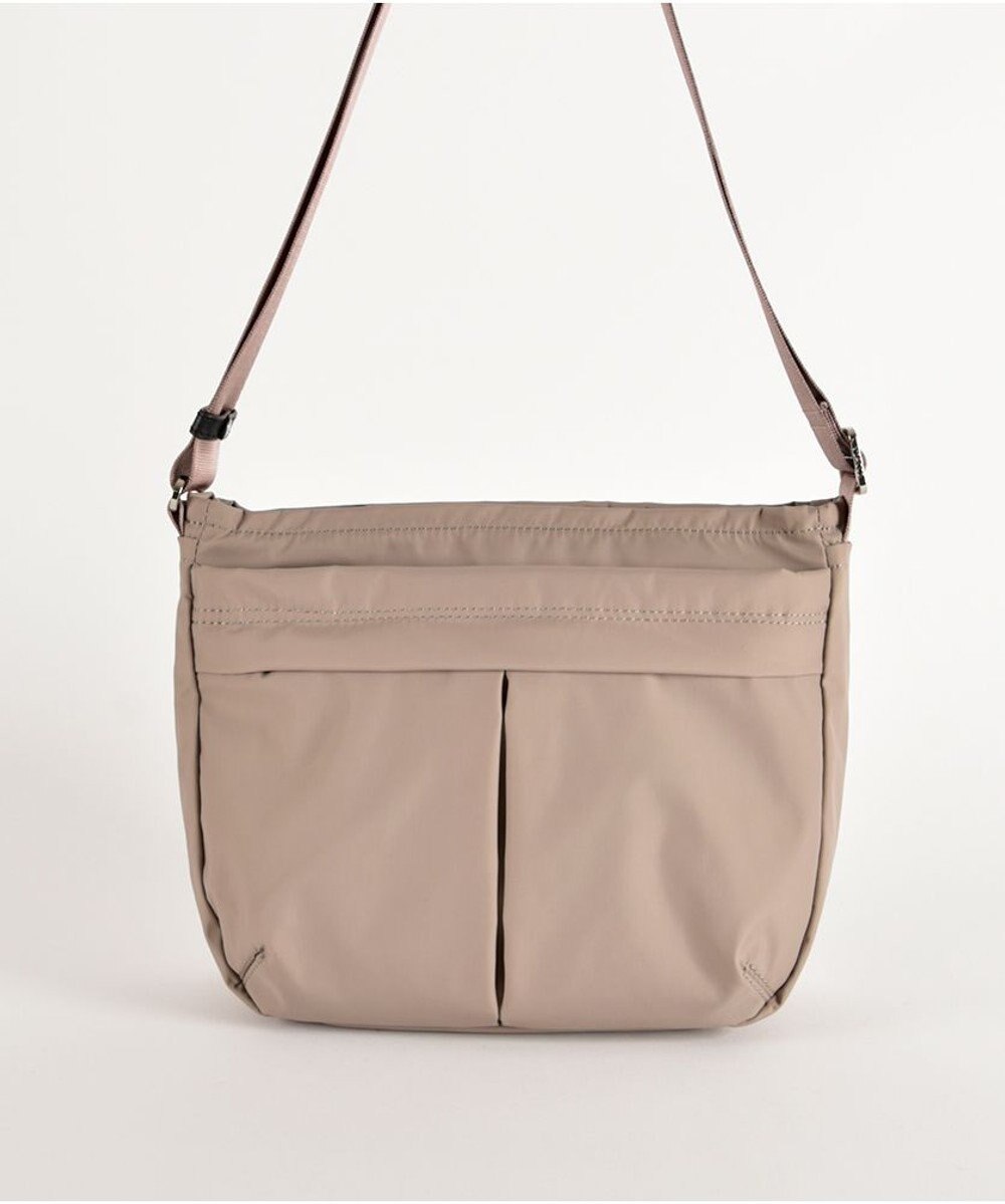 Y'SACCS ナイロンタフタショルダーバッグ　ミディアム 