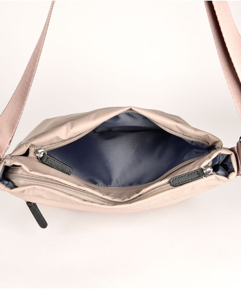 Y'SACCS ナイロンタフタショルダーバッグ　ミディアム 