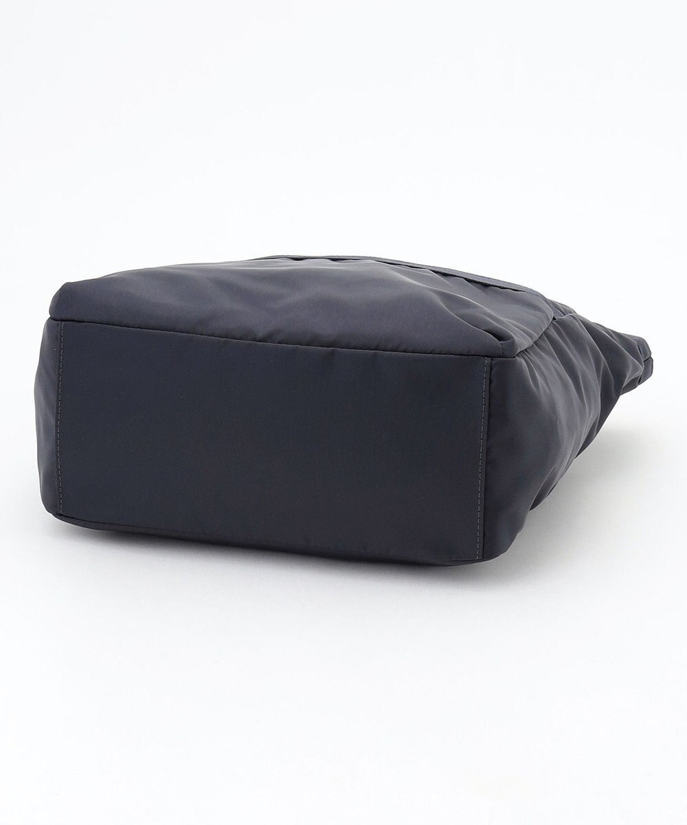 LA BAGAGERIE チャーム付き　ナイロンリュック 