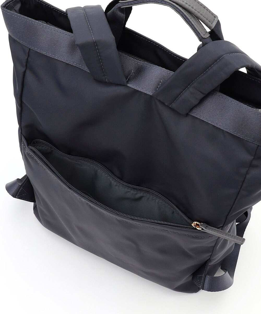 LA BAGAGERIE チャーム付き　ナイロンリュック 