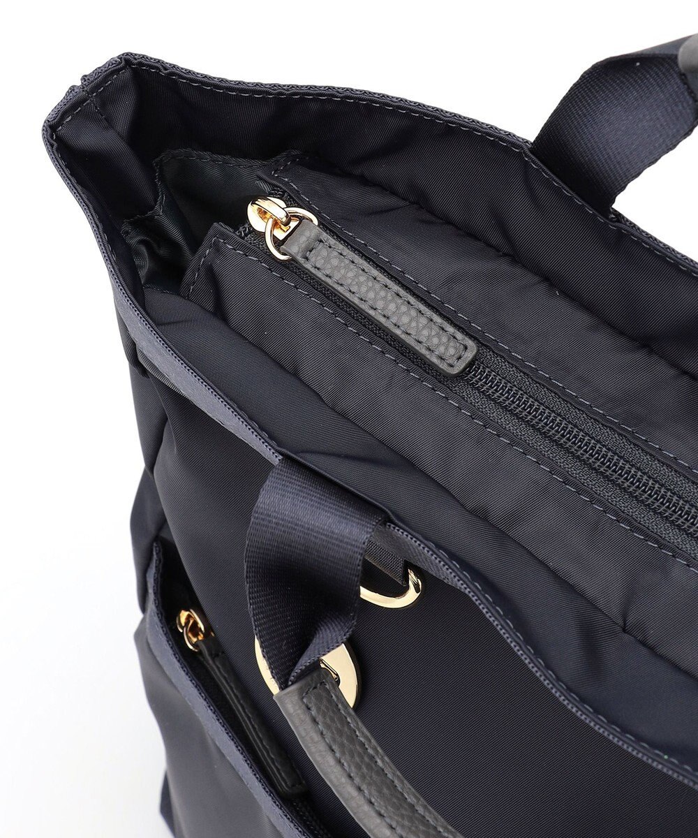 LA BAGAGERIE チャーム付き　ナイロンリュック 