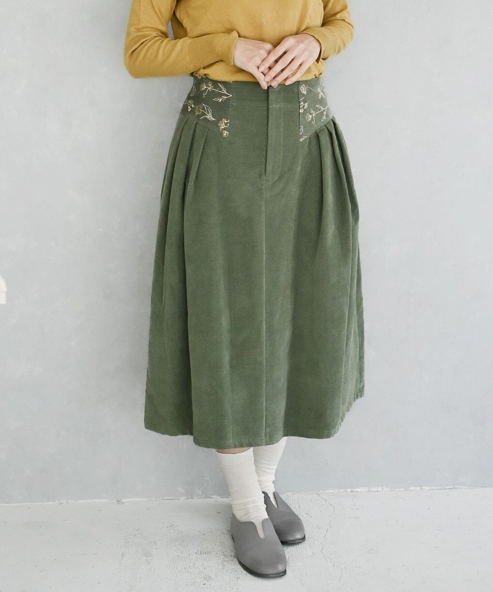 muuc 〈遠州織物の工場で織られた上質なコットンコーデュロイ生地〉花刺繍スカート（セットアップ可能） グリーン