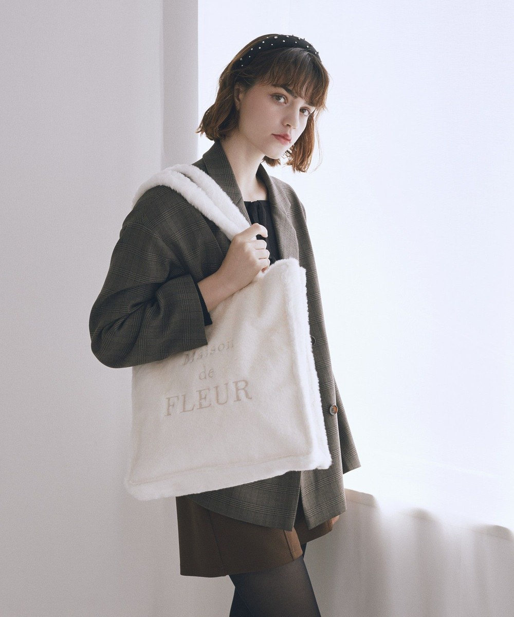 Maison de FLEUR ファーブランドロゴ刺繍スクエアトートバッグ 