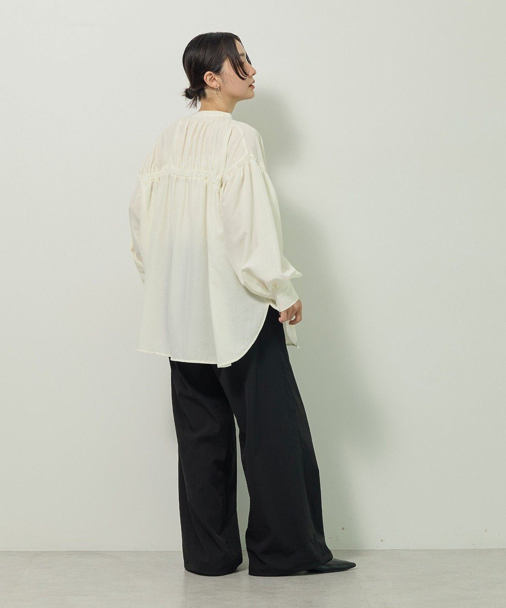 Green Parks ｅａｓｅ　ｂｌｕｅ．バックシャーリングブラウス 