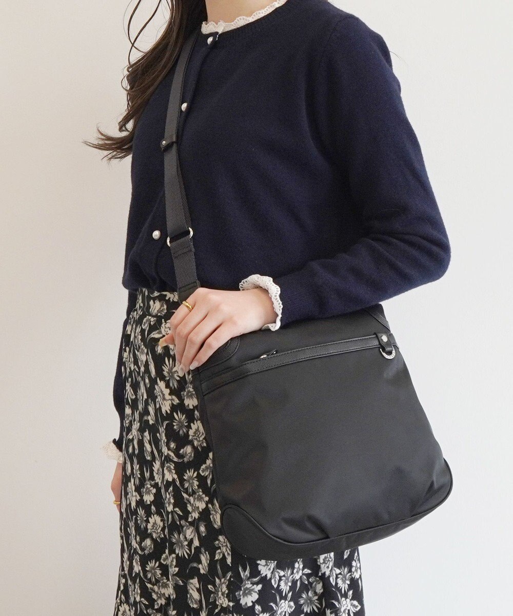 ACE BAGS & LUGGAGE PROGRES アベス ショルダーバッグ 縦型 20182 