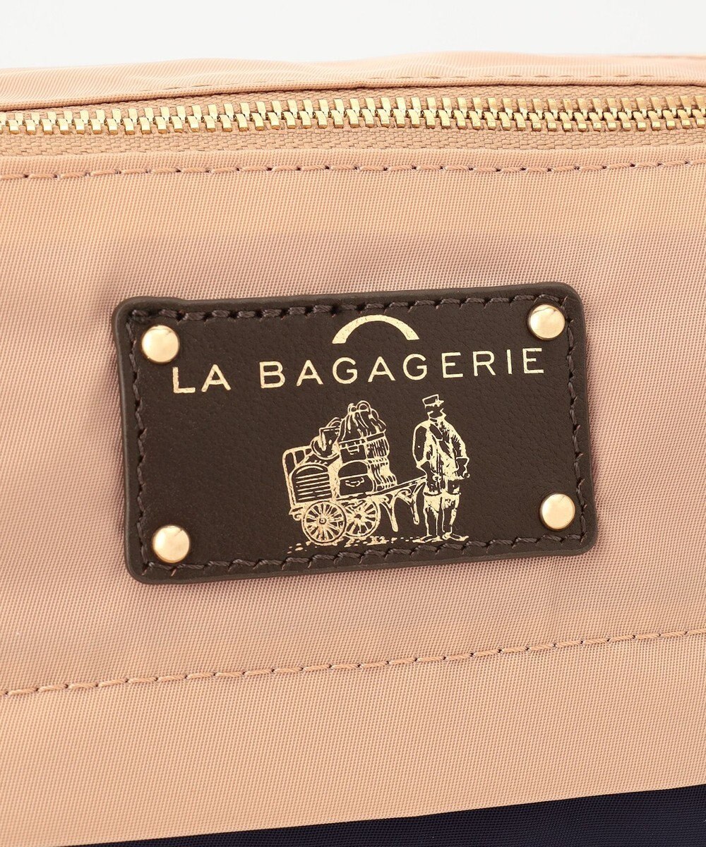 LA BAGAGERIE ウォータープルーフナイロン　スクエアショルダー 