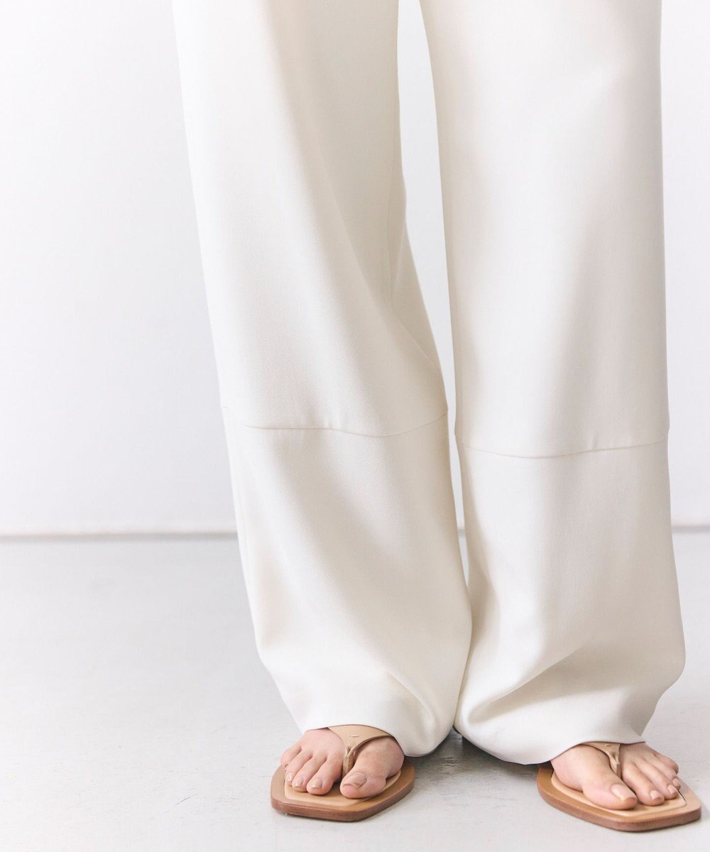 BEIGE， GYPSUM / シルキータッチ セミワイドタックパンツ 