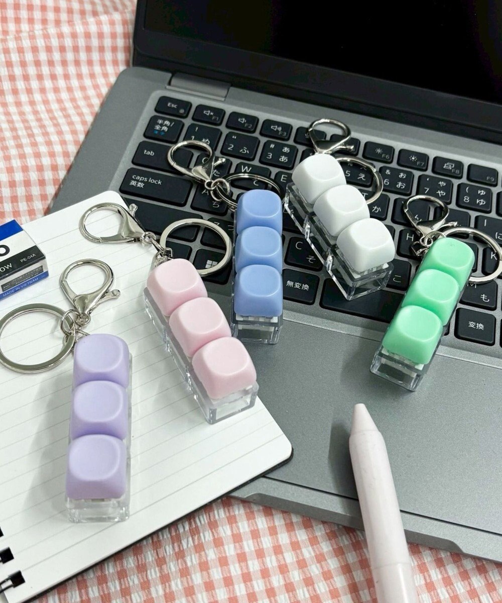 WEGO パステルキーキーホルダー 