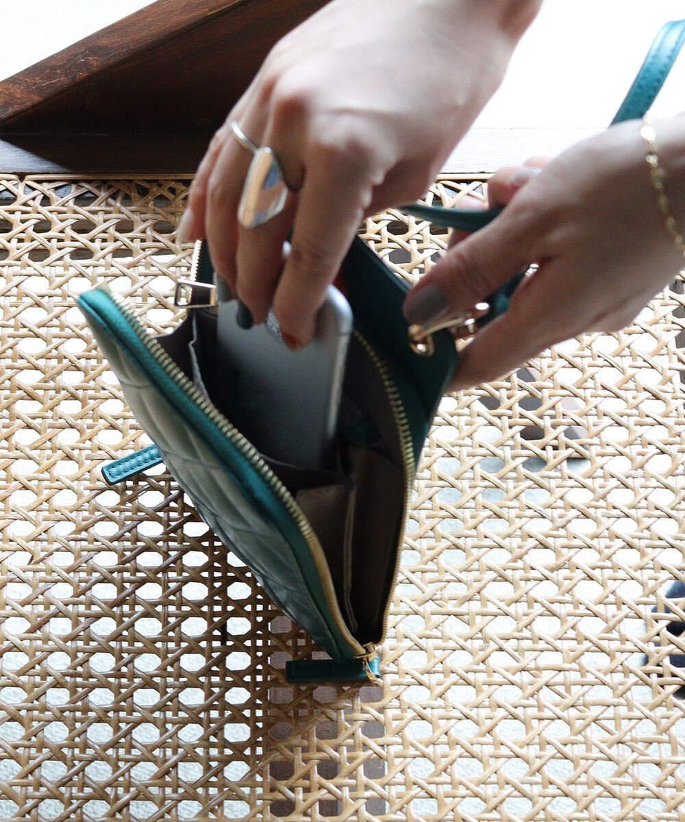 23区 【新色追加】キルティング スマホ ポシェット 