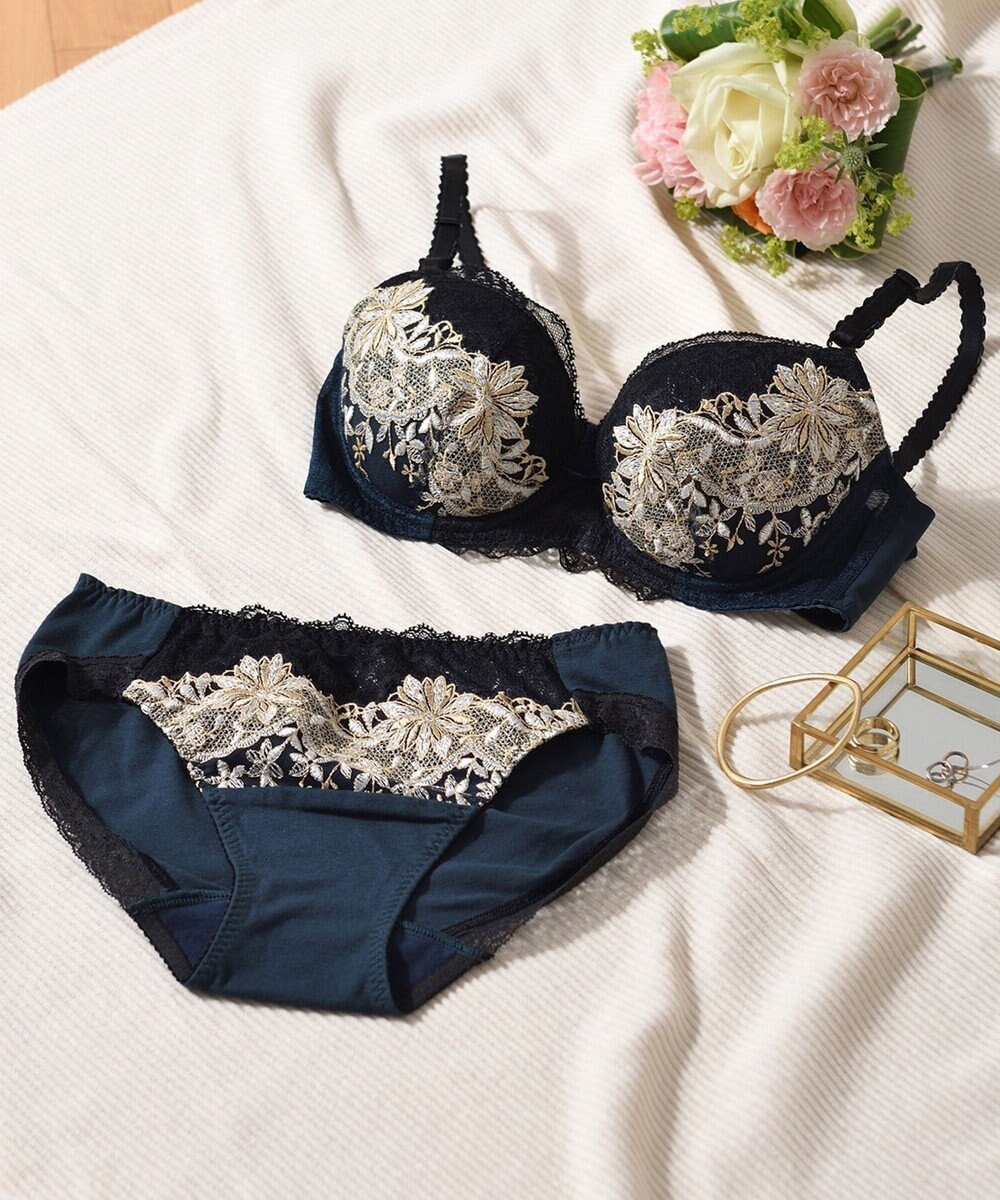 Wing 【スキマフィットブラ】　すきまを埋めてボリュームアップ　ふわふわもちもち触感　ウイング／ワコール　KB2362 