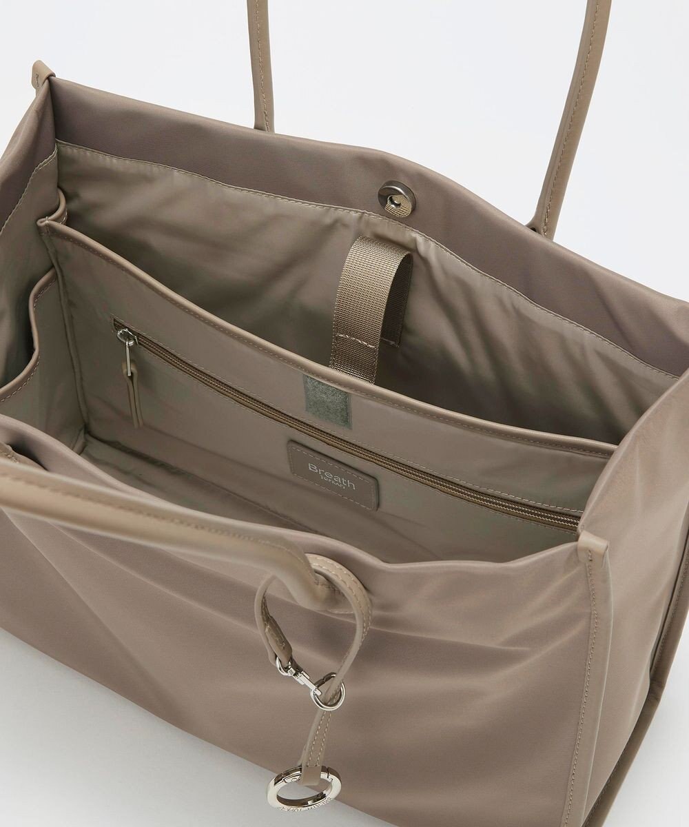 TOPKAPI 【Breath TOPKAPI】PRIM プリム ナイロン スクエア トートバッグ チャーム付き　A4 / 軽量 