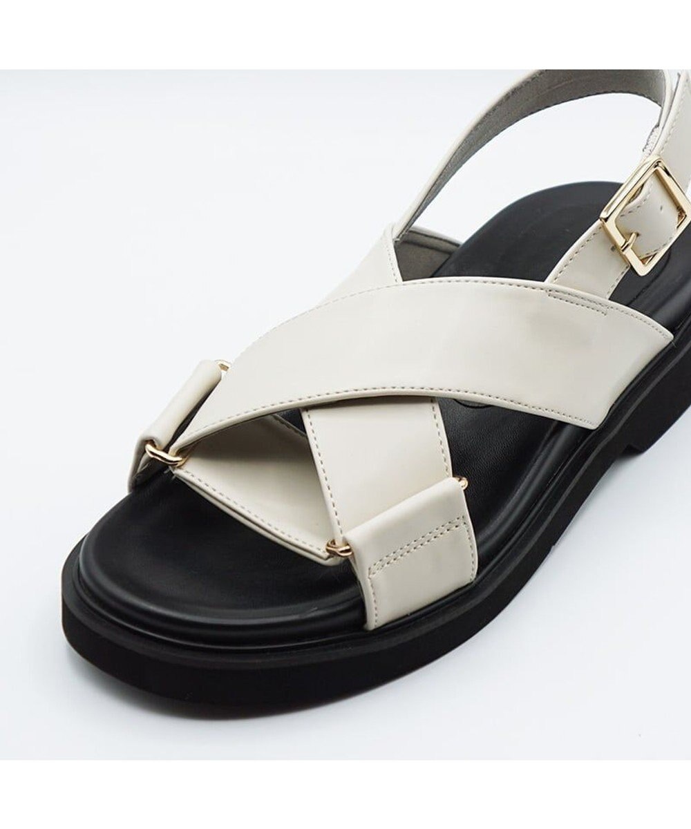 APOM クロスストラップサンダル 