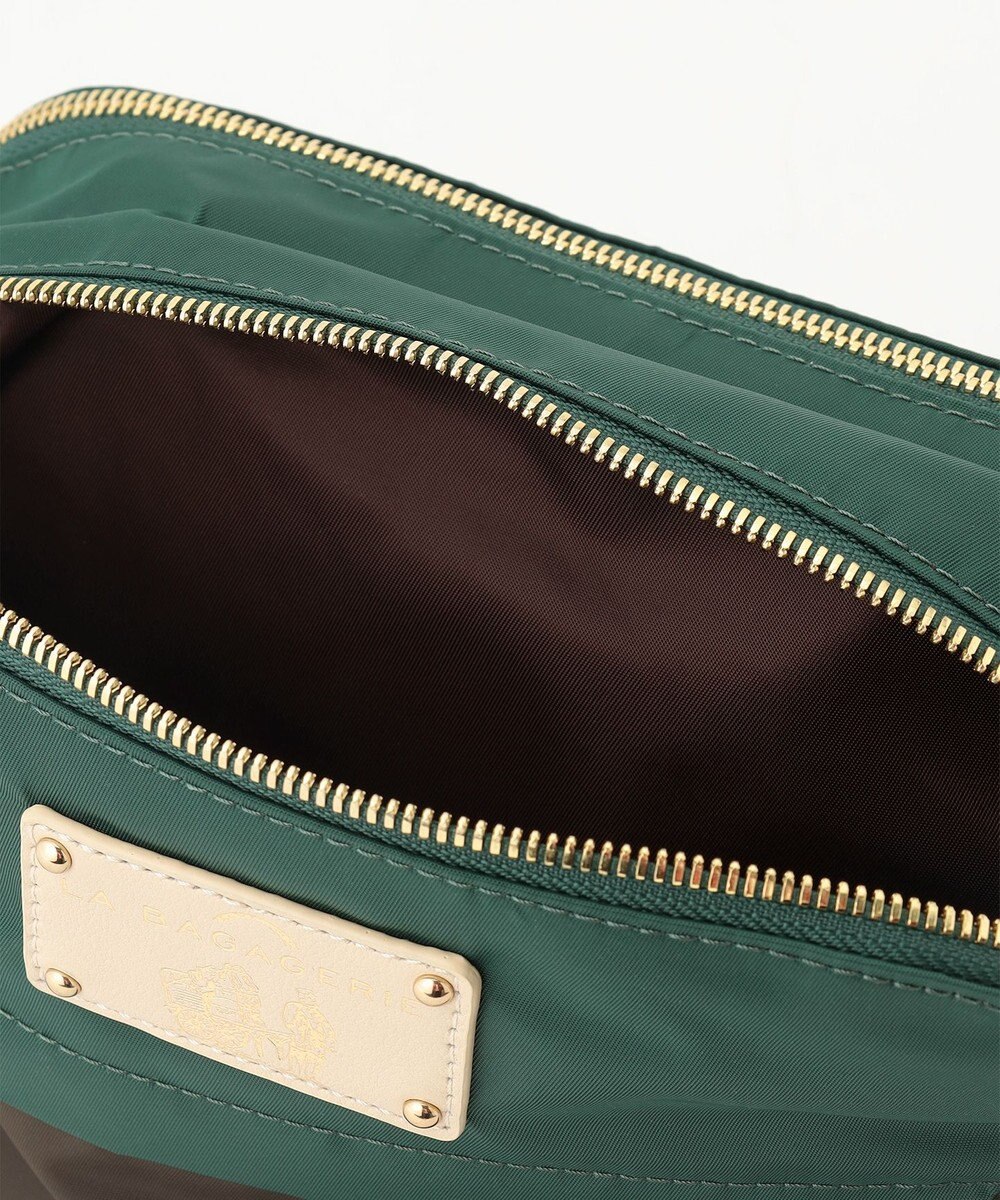 LA BAGAGERIE ウォータープルーフナイロン　スクエアショルダー 