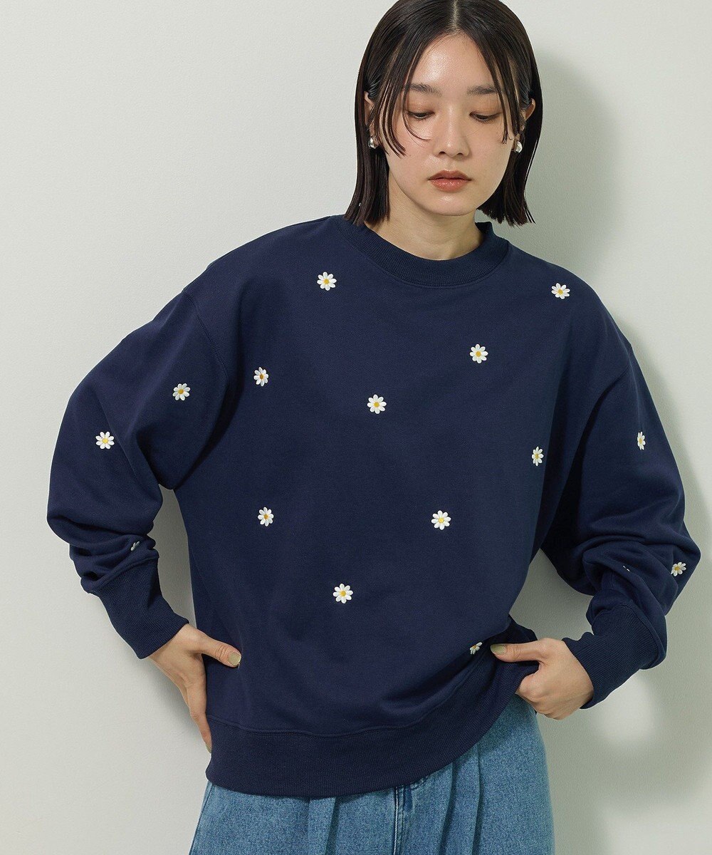 Green Parks ・ｓｗｉｎｇ　ｂｙ　デイジー刺繍スウェット 