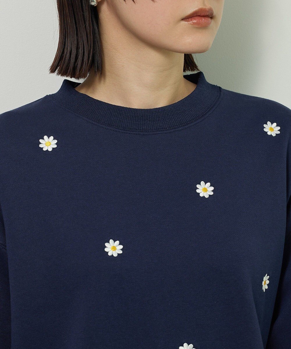 Green Parks ・ｓｗｉｎｇ　ｂｙ　デイジー刺繍スウェット 