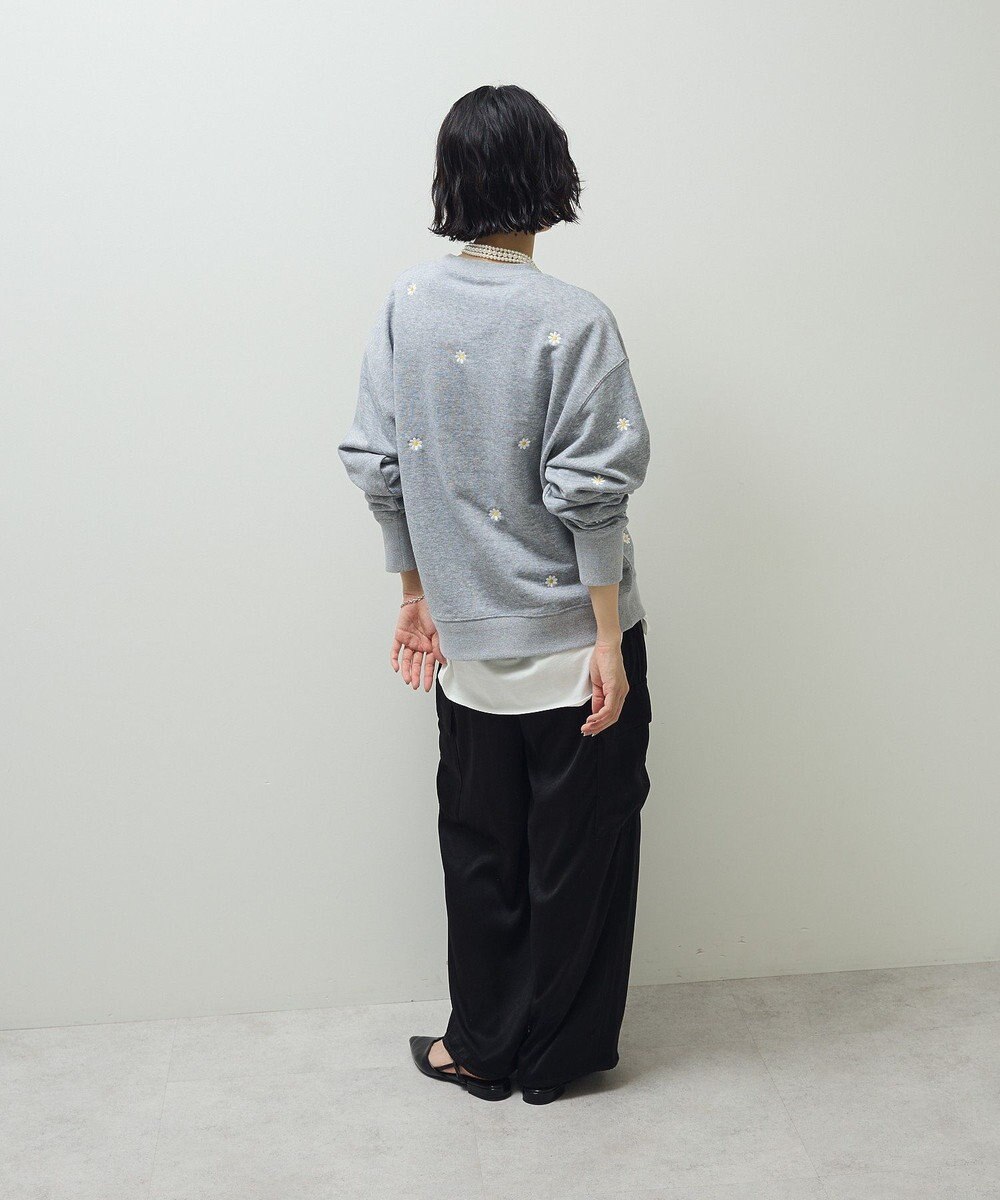 Green Parks ・ｓｗｉｎｇ　ｂｙ　デイジー刺繍スウェット 