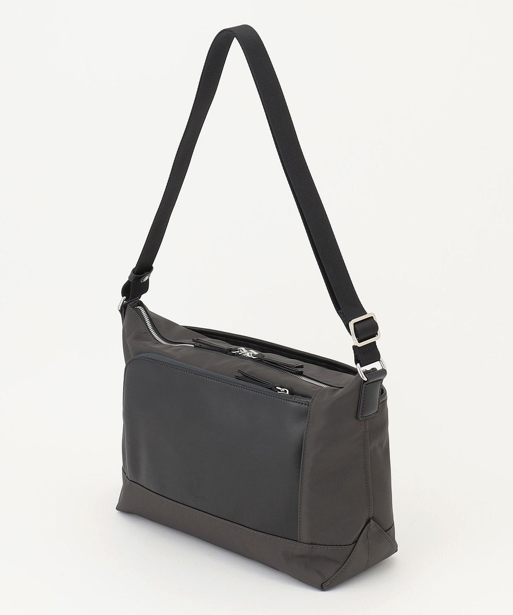 Y'SACCS ナイロン×リサイクルレザー　コンビマルチショルダー 