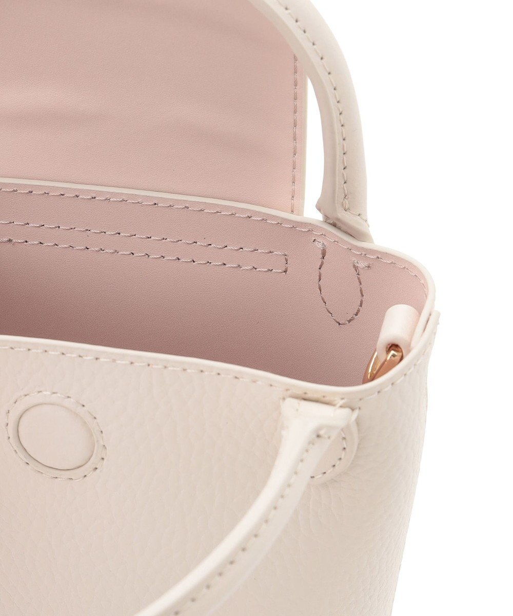 TOCCA 【八木アリサさん着用】PETAL SILHOUETTE LEATHER POCHETTE ポシェット 