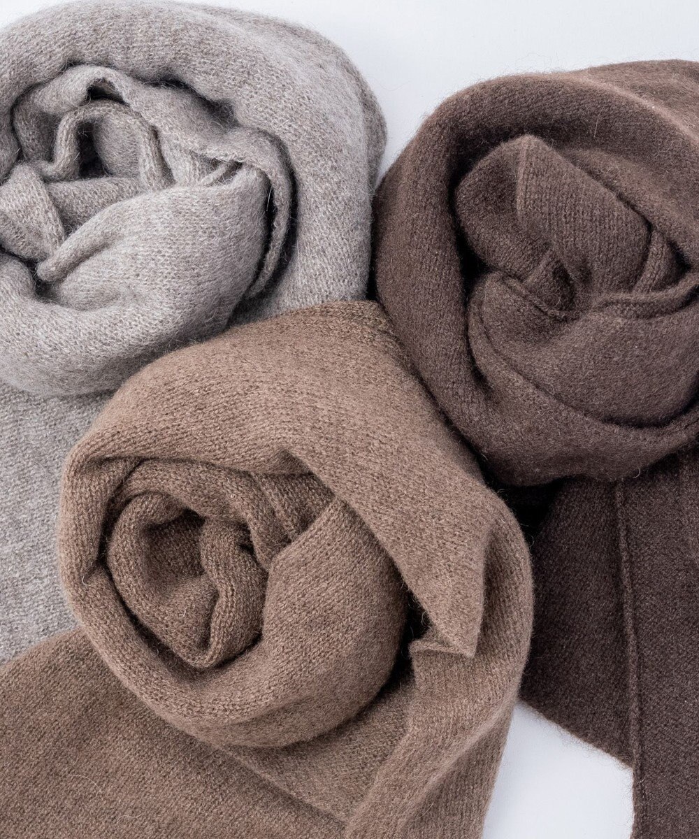 AND WOOL 〈上質な素材と手仕事から生まれた優しいニット〉ヤクの糸を編んだ大判ストール 