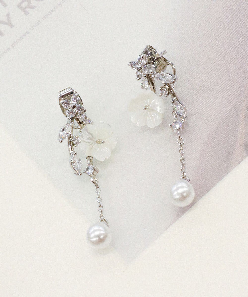 Tiaclasse 【金属アレルギー対応】 シアーフラワードロップピアス 