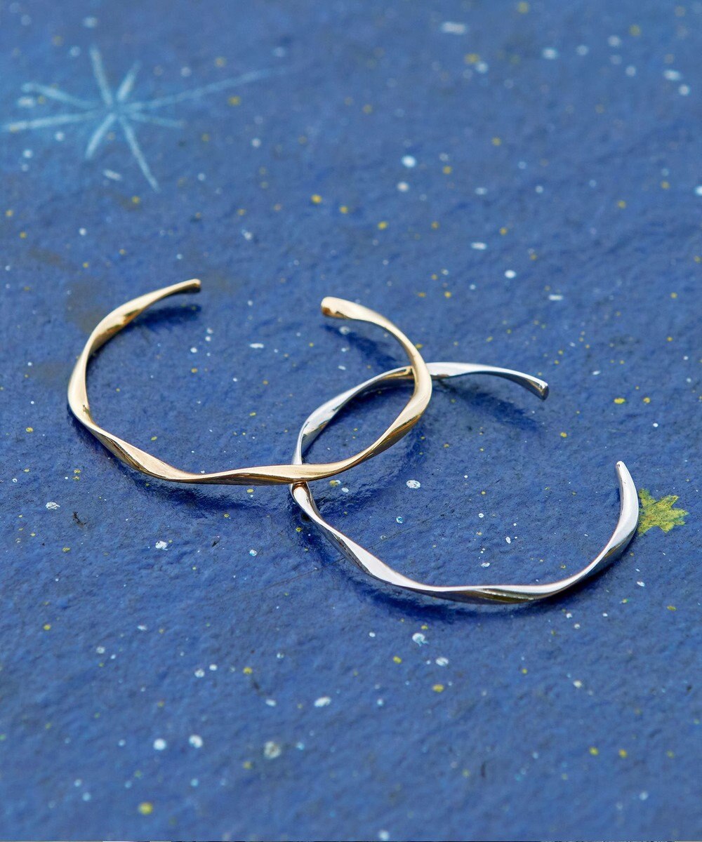 Tiaclasse 捻じりバングル 