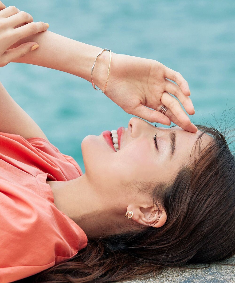 Tiaclasse 捻じりバングル 