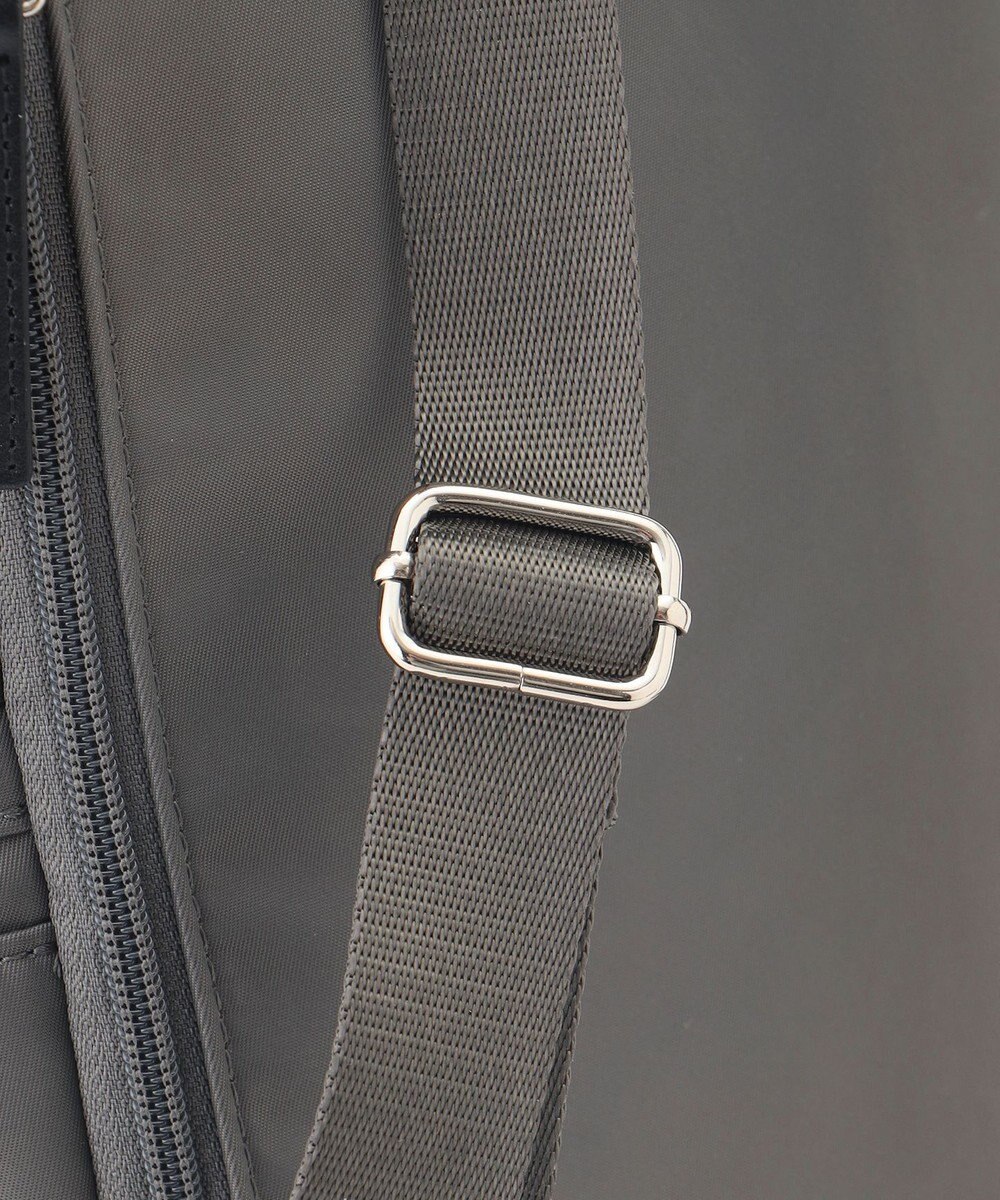 ICB 【人気のため新色追加・A4サイズ収納可・撥水】８ポケットナイロンリュック 