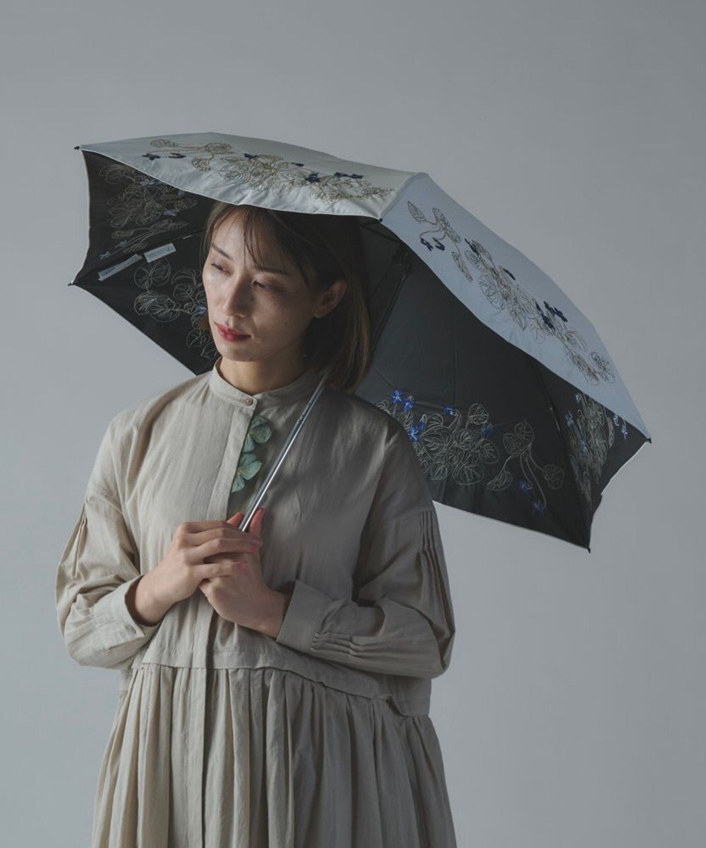 AND WOOL 〈一級遮光生地・晴雨兼用〉スミレ刺繍の日傘 （折りたたみタイプ） 