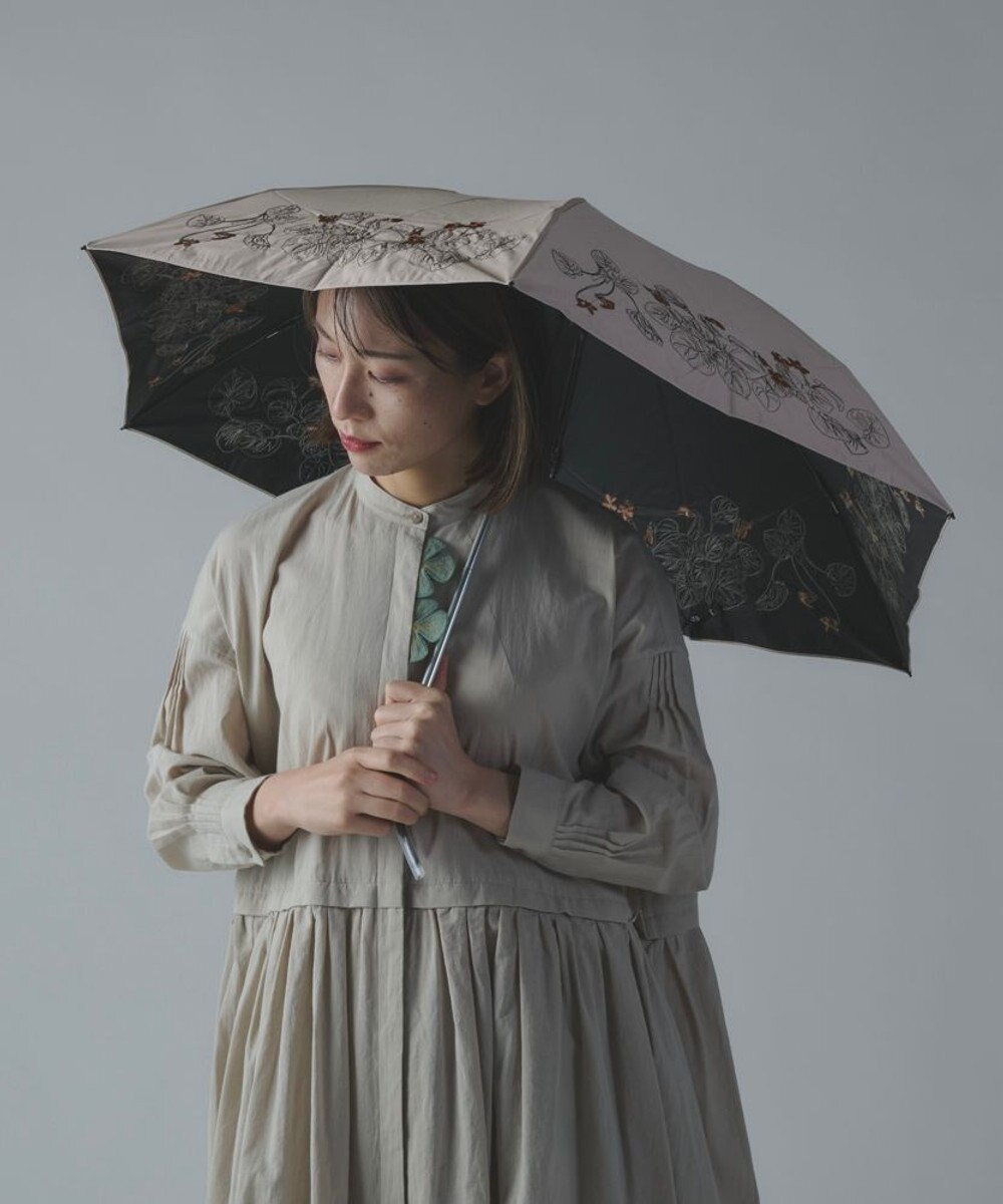 AND WOOL 〈一級遮光生地・晴雨兼用〉スミレ刺繍の日傘 （折りたたみタイプ） 